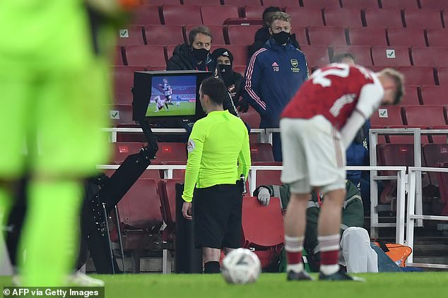 Video Assistant Referee has canceled Emile Smith Roe's red card in stoppage time in Arsenal's 2-0 win over Newcastle