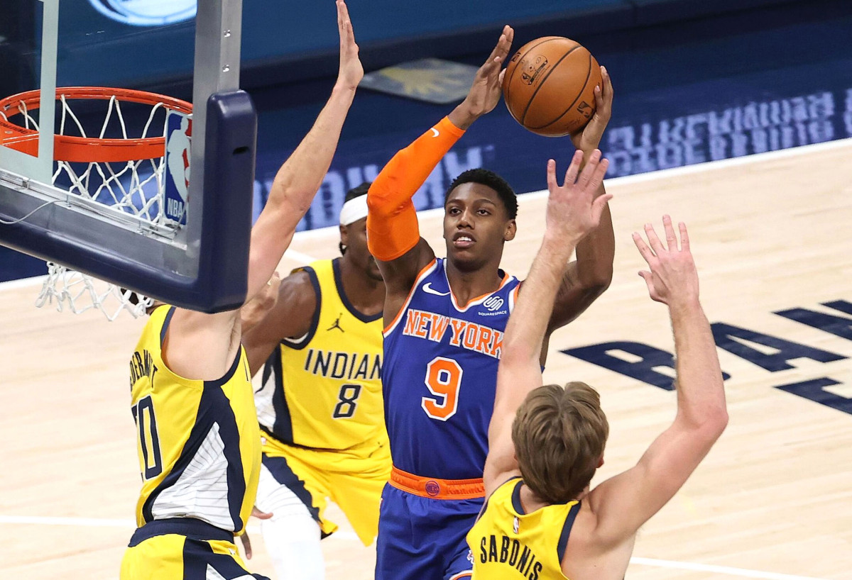 The Nicks uses a balanced effort to cut the Pacers to a gritty win on the road
