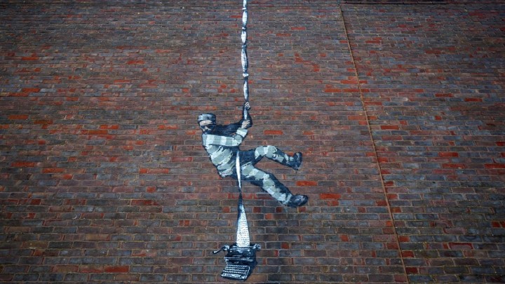 Das Kunstwerk an einer Außenmauer zeigt einen ausbrechenden Häftling.  (PA Wire / Steve Parsons)
