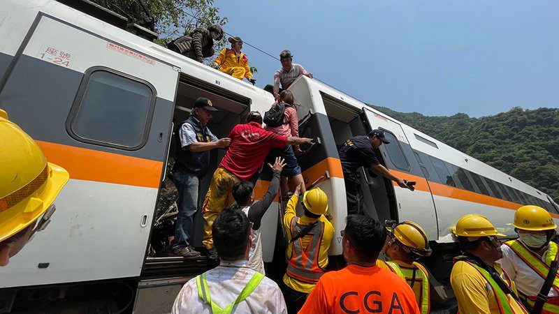 At least 41 people killed in a serious train accident in Taiwan
