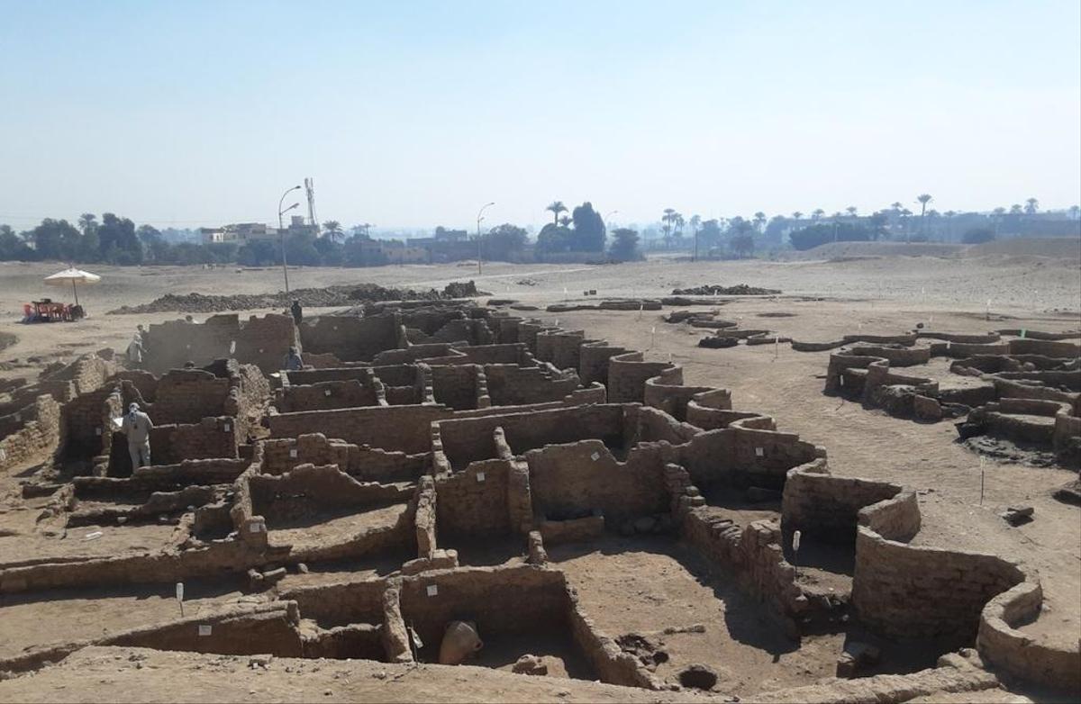 Archaeological accidental discovery - Egypt's "lost golden city" is much larger than expected