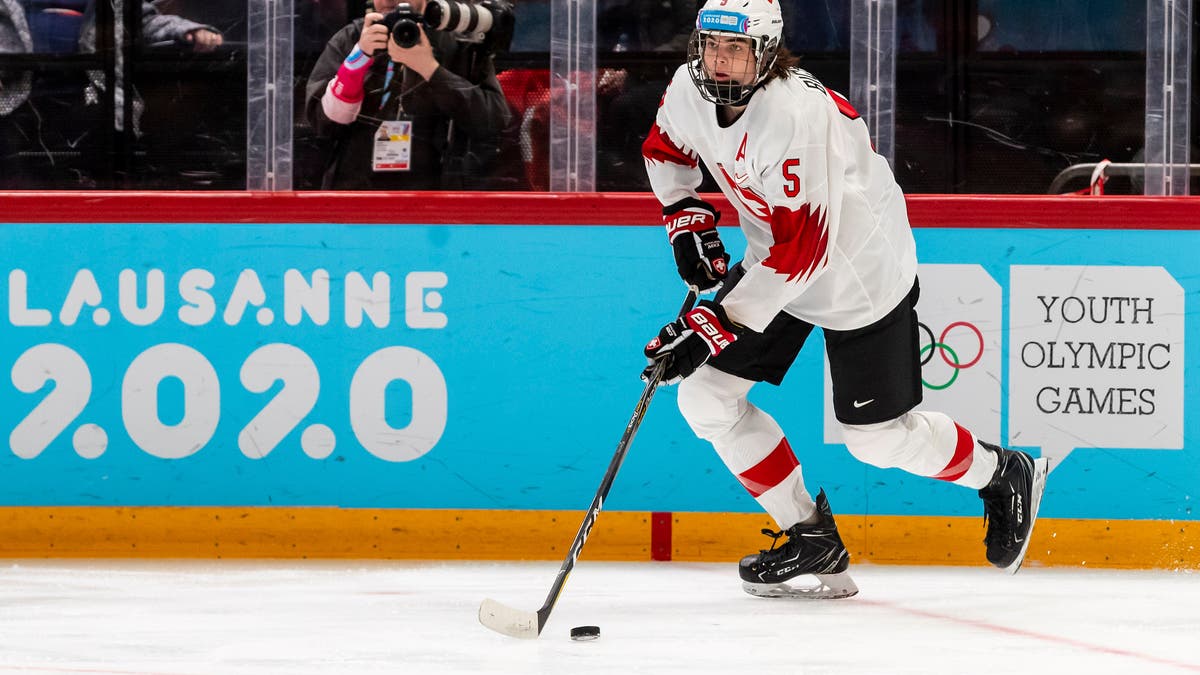 Ice hockey - Lian Bichsel and a step into the spotlight