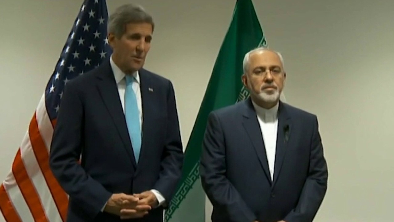 Pompeo calls on Kerry to explain the alleged talks with Iran's foreign minister