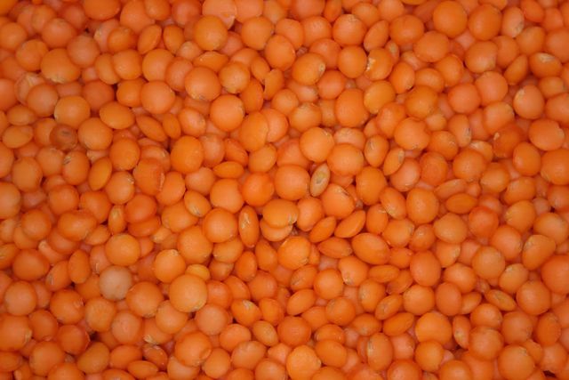 Lentils contain zinc - with a balanced diet you can often regulate cracking of the corners of the mouth.