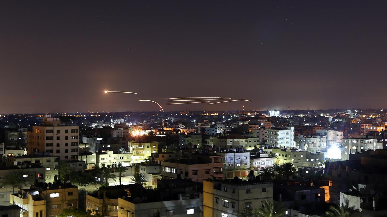 <p>Raketen erhellen den Nachthimmel, als sie von Khan Younis im südlichen Gazastreifen in Richtung Israel abgefeuert werden. Mehrere Staaten bemühen sich um eine Deeskalation im Gaza-Konflikt.</p>