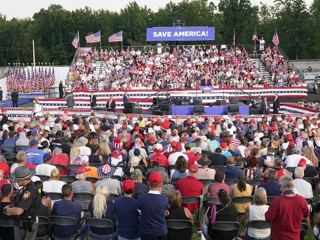 About 5,000 Trump supporters came to Wellington, Ohio.