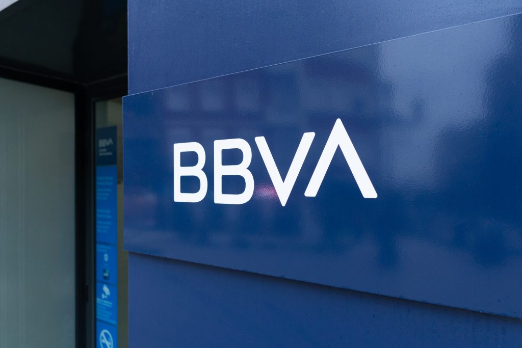 Big bank BBVA supports Bitcoin services - Crypto Valley Journal