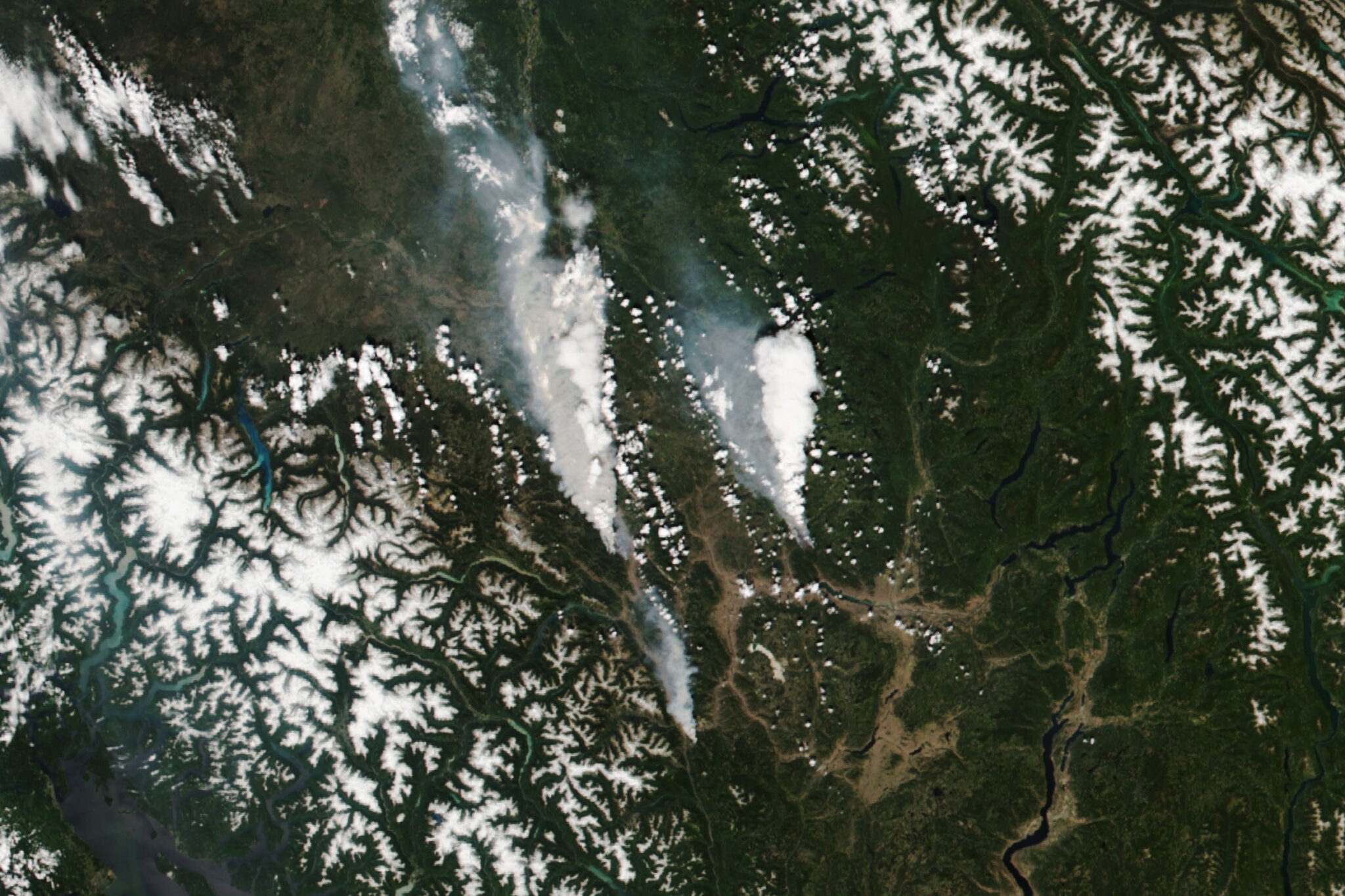 Wildfires in Canada continue to burn - despite the cold