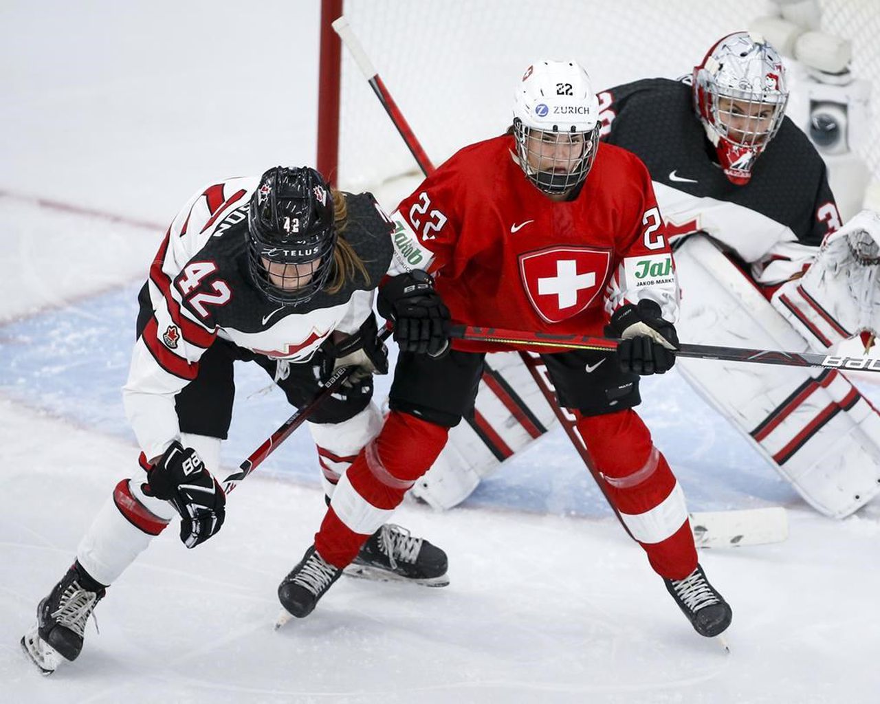 Spooner scores twice for Canada in 5-0 win over Switzerland in women's hockey world
