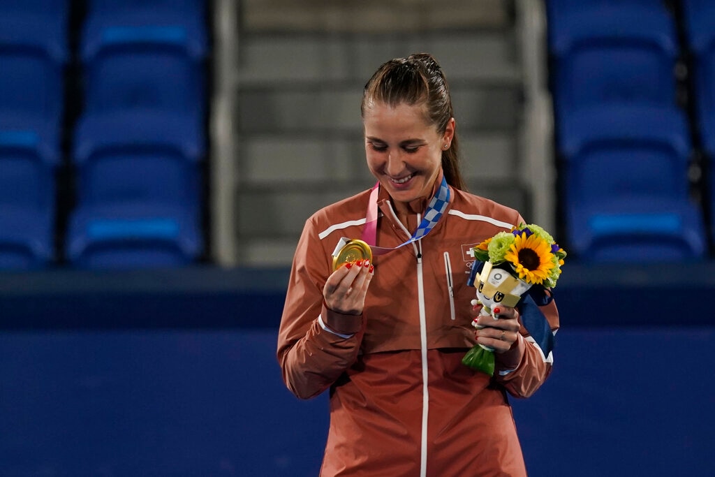 Switzerland's Benchik wins gold in women's tennis in Tokyo