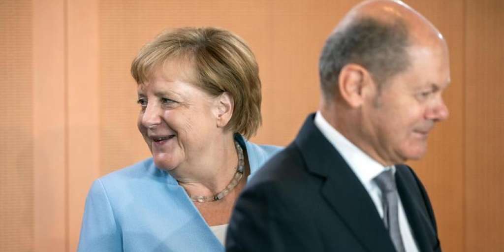 Merkel distances herself from SPD candidate for chancellor