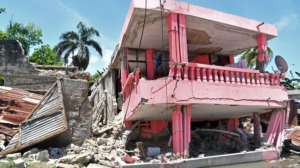 Violent earthquake hits Haiti - many victims feared