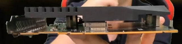 The expansion card provides an additional M.2 slot for particularly fast SSDs