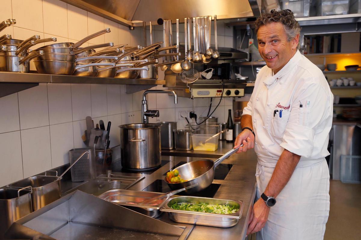 For now, Hansruedi Nef is still cooking at Rias Restaurant in Kloten.  But he will soon embark on a wonderful adventure.