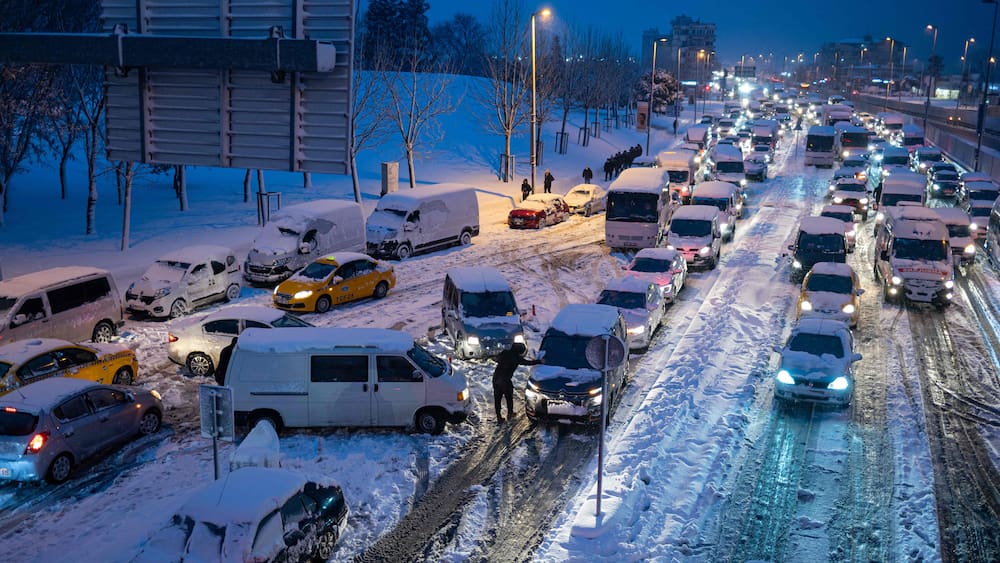 School closures: snowy chaos in Greece and Turkey
