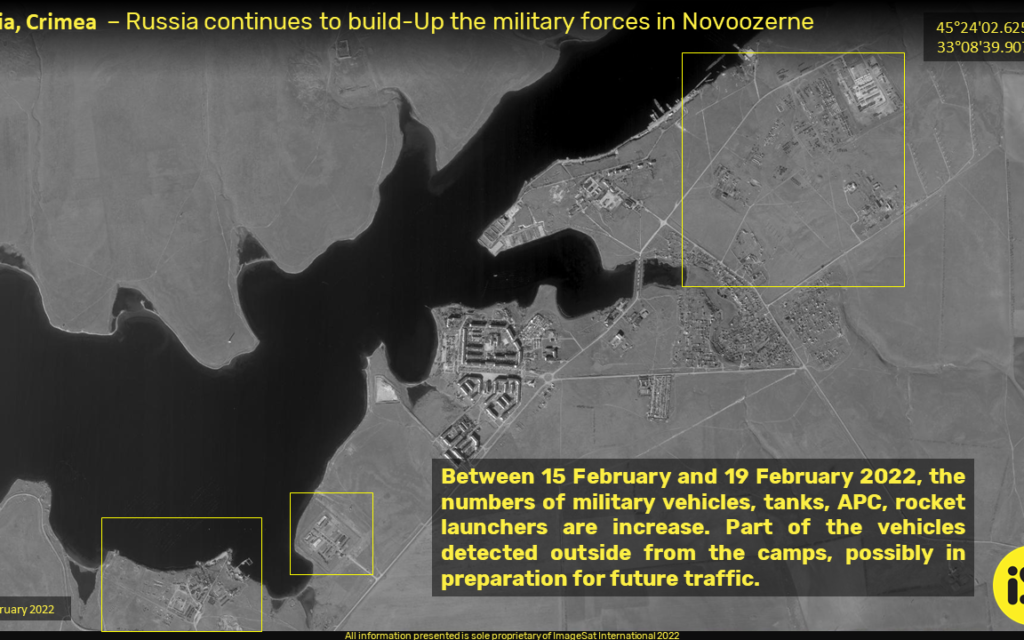 Israeli satellite images show the rapid build-up of the Russian army in Crimea