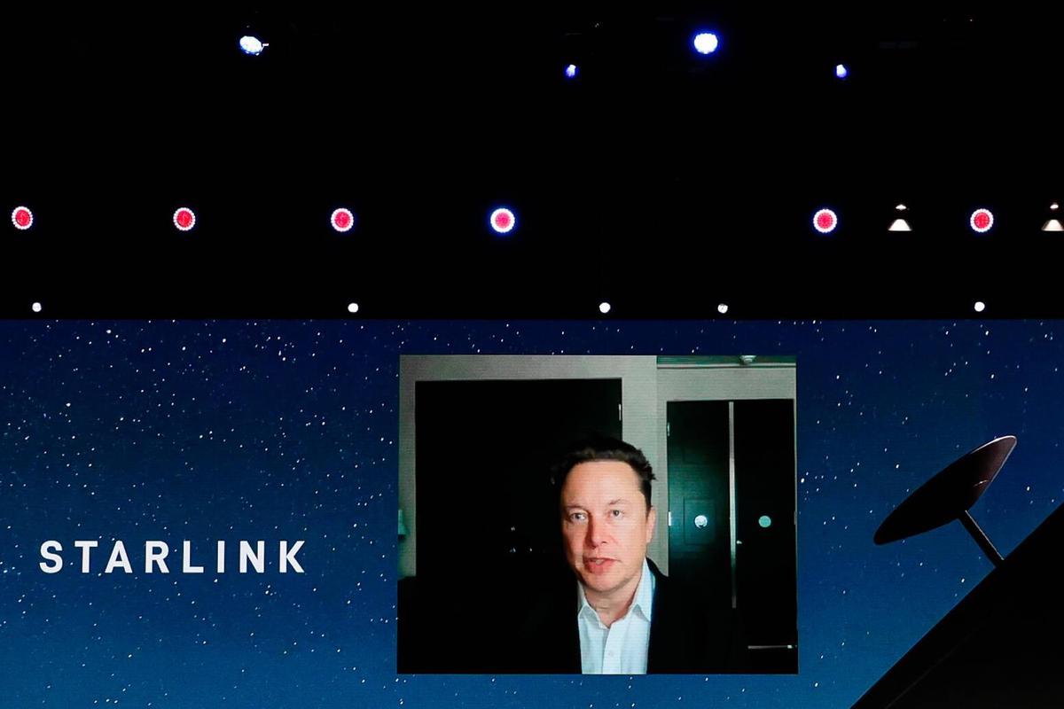 Earlier, Ukrainian Minister of Digital Affairs Mykhailo Fedorov called for Musk to bring satellite Internet to Ukraine in the face of the Russian invasion.  (archive photo) 