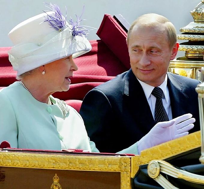 Queen Elizabeth Vladimir Putin