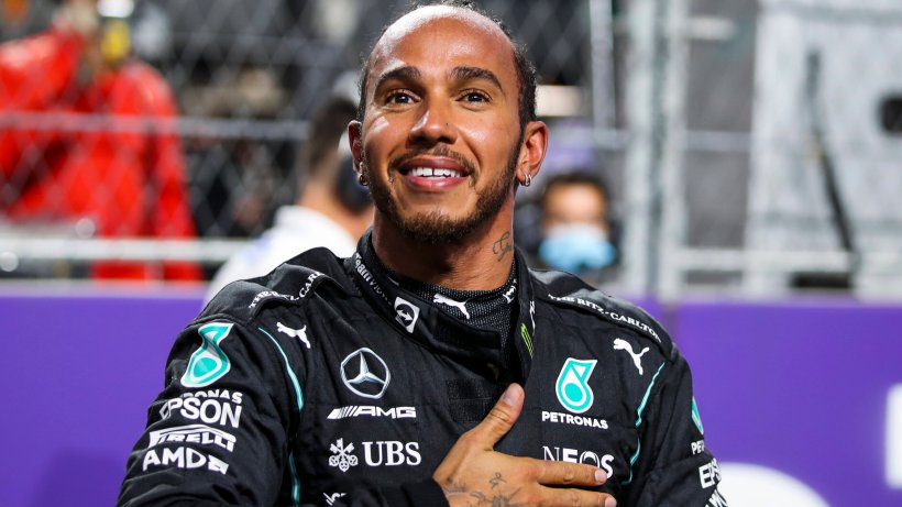 Formula 1: Lewis Hamilton makes an unusual ad