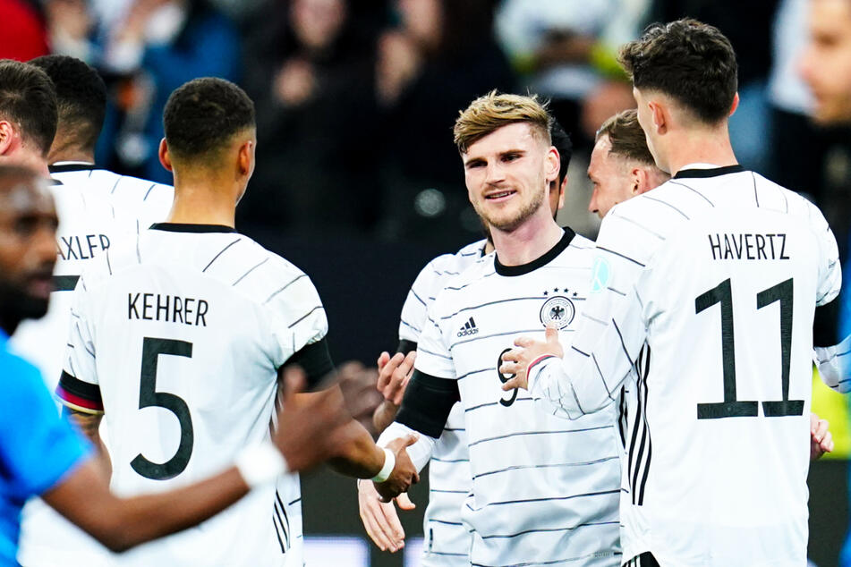 Timo Werner (26, third from right) has recently been impressed with the German national team.