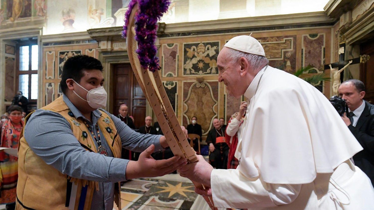 Canada: Trudeau welcomes pope's apology