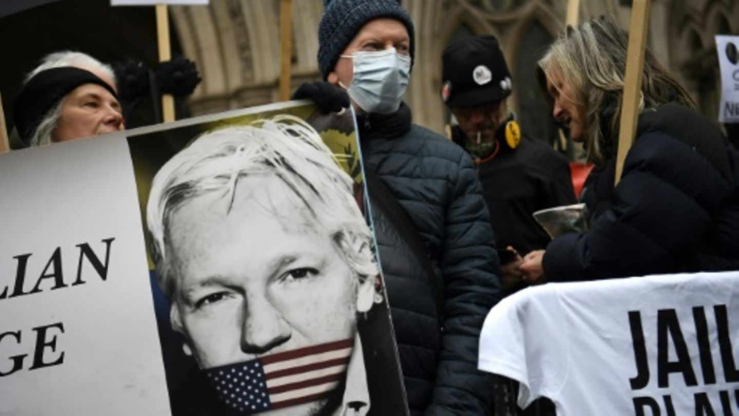 Assange's extradition to the United States has been officially approved by a British court.