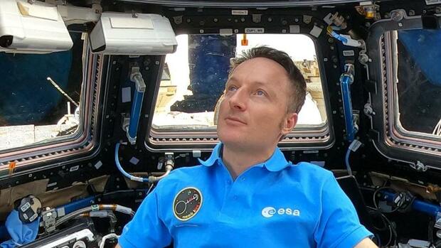 Astronaut Maurer looks forward to coffee, pizza and salad