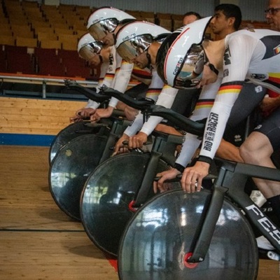 Photo for text "German track aces returning from Canada with ten medals"