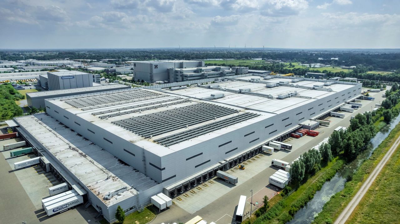 The H&M Logistics Center in Hamburg operates from South Korea to Canada