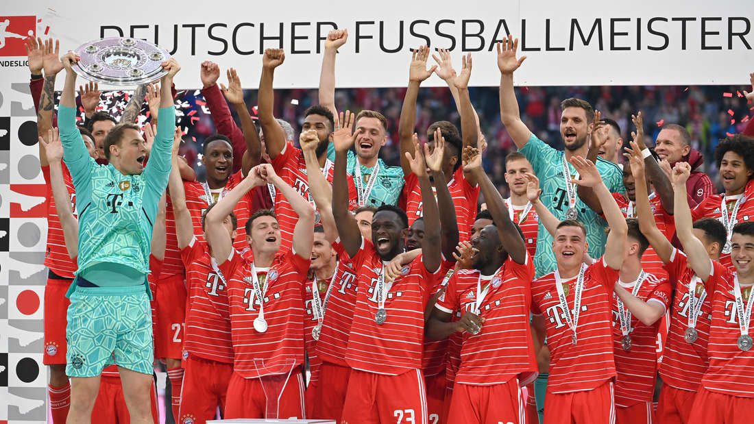 German champions again: Bayern Munich celebrate their 10th title in a row.