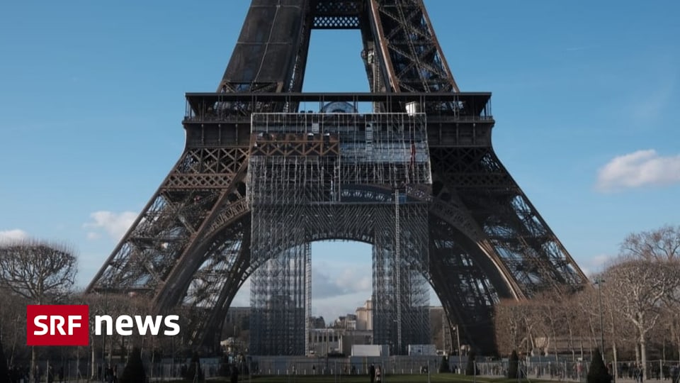 A landmark under restoration - the Eiffel Tower rusts - News