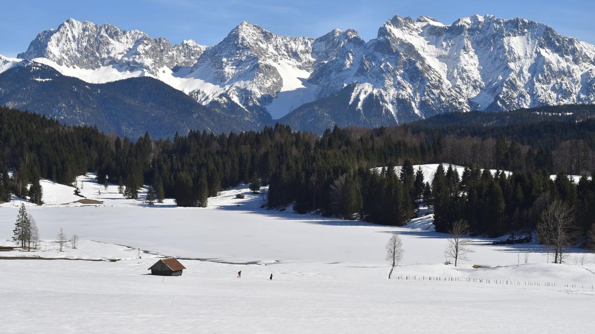 Science: Climate change could halve the number of snow days in the Alps