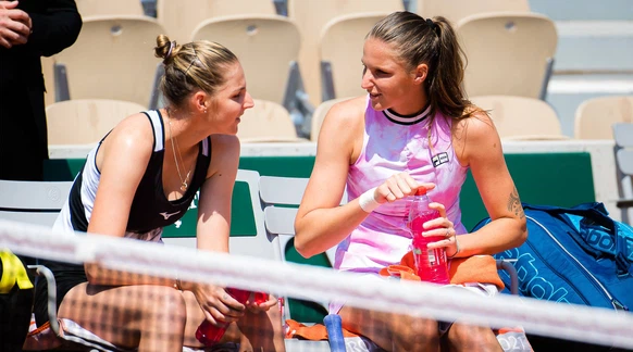 Karolina (left) and Kristina Pliskova (right) in the doubles tournament.