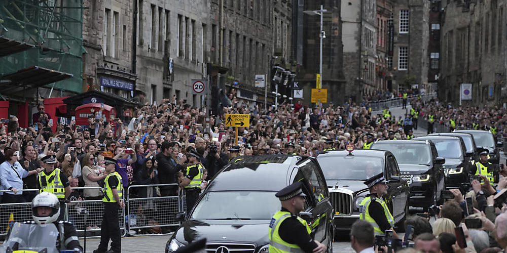 Edinburgh: Thousands want goodbye