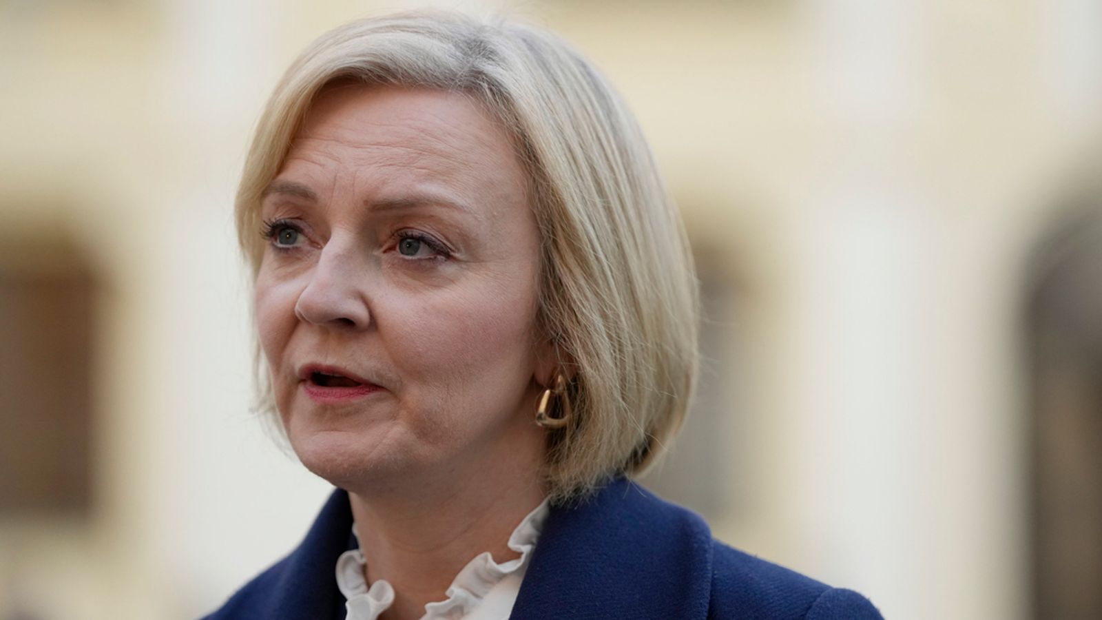 British Prime Minister Liz Truss resigns