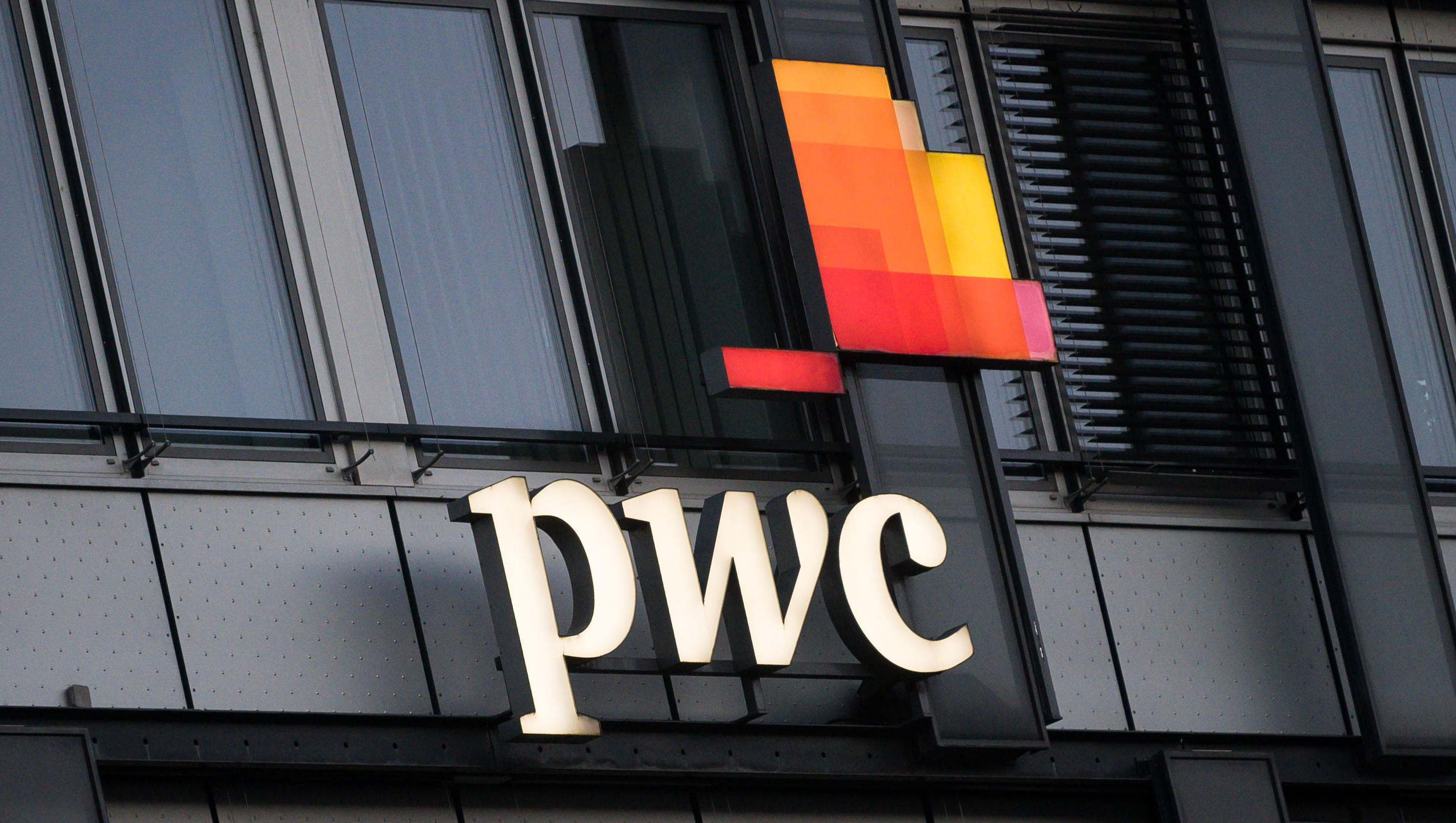 PwC consultants leave the company to Russian clients